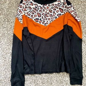 Leopard crew neck long sleeve